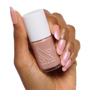 Olive & June Long Lasting Nail Polish | Gel-Like Finish No Lamp Needed | Lasts up to 10 days |Salon-Quality Color at Home |15-Free Vegan Cruelty-Free Chip-Resistant Shine |Social Studies Gunmetal Blue(Sandy Scallop)
